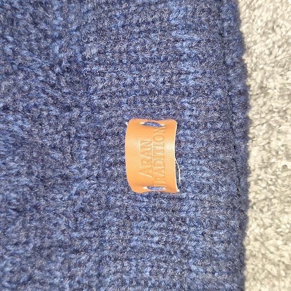 Aran wool cable knit beanie cap hat - navy blue - Picture 3 of 5